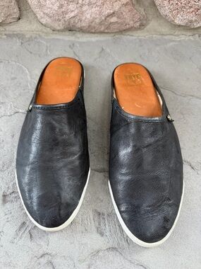 Frye Melanie Mules Black Leather Slip On